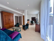 ARGELES GAZOST Appartement T3 traversant rénové avec grande terrasse, parking et cave