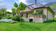 Villa d'architecte avec vue panoramique et terrain constructible de 3 844 m² – OUZOUS