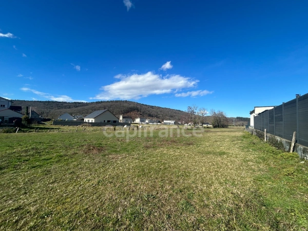 Terrain de 1 008 m² – Village calme proche de Lourdes