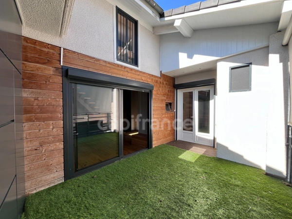 Maison type Loft - hypercentre Tarbes avec terrasses et double parking