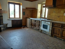 Jolie maison 4 pièces au cœur de la châtaigneraie cantalienne - LEYNHAC (15)