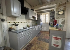 Corps de ferme en partie rénové avec piscine - surface totale couverte environ 500 m2