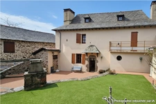 Maison de village de caractère avec 3 chambres terrasse et garage à St Constant - Fournoulès