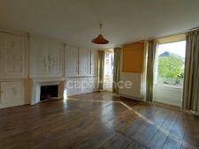 Elegant residence in the heart of Saint-Paul-des-Landes - France - Cantal 