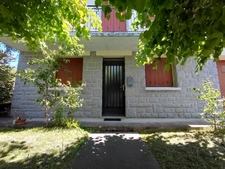 Maison familiale avec jardin et garage  Montsalvy (15120)