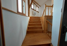 Grande maison rénovée avec atelier, terrasse panoramique et verger – 220 m² – Mourjou (Puycapel  cantal)