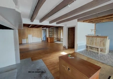 Grande maison rénovée avec atelier, terrasse panoramique et verger – 220 m² – Mourjou (Puycapel  cantal)