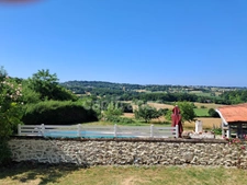 Corps de ferme en partie rénové avec piscine - surface totale couverte environ 500 m2
