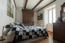 Corps de ferme en partie rénové avec piscine - surface totale couverte environ 500 m2