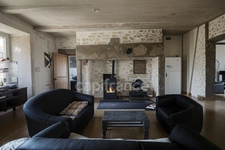 Corps de ferme en partie rénové avec piscine - surface totale couverte environ 500 m2