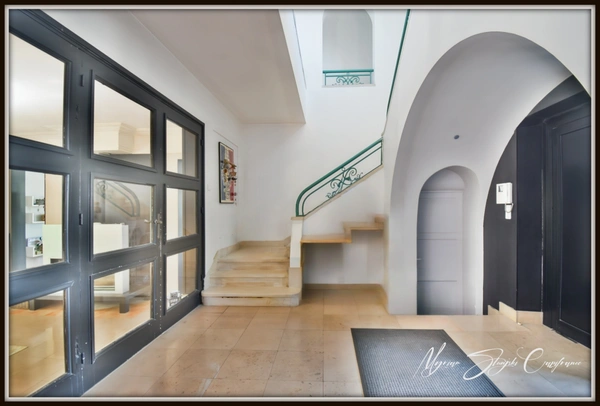 Maison de caractère à vendre 12 pièces  (40) de 355 m² au coeur du centre-ville.