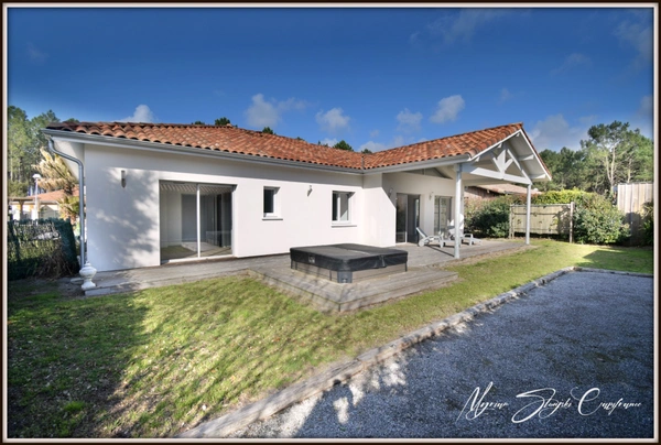 VILLA D'ARCHITECTE DE PLAIN PIED à vendre 6 pièces  (40) DE 135 M² ENTRE FORET ET OCEAN