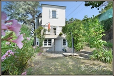 Maison  à vendre 8 pièces  (46) de 200 m2 environ, centre-ville à pied.
