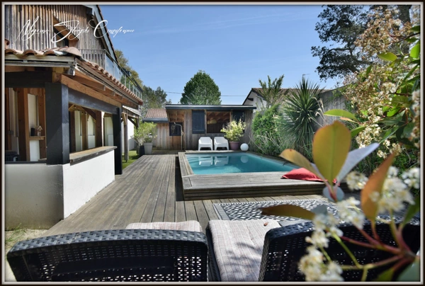 Superbe maison à vendre 8 pièces SOUSTONS (40) PROCHE DU LAC AU CALME.