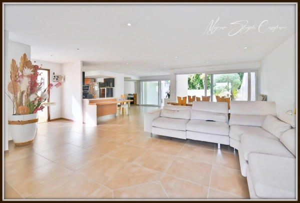Maison à vendre 5 pièces DAX (40) de 197 m² Hyper-centre au calme.