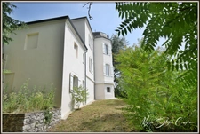 Maison  à vendre 8 pièces  (46) de 200 m2 environ, centre-ville à pied.