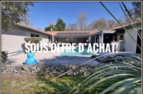 VILLA D'ARCHITECTE DE PLAIN-PIED de 182 m² à vendre 5 pièces SOUSTONS (40) à 500 m du lac