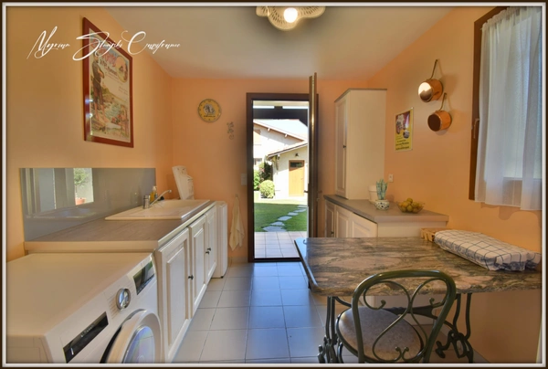 Maison Landaise à vendre 6 pièces de 157 m² (40) Soustons, commerces à pied, au calme.