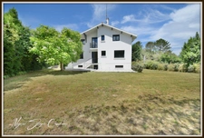 Landes department (40), for sale in Moliets et Maa, renovated villa of 185 m².