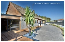 Landes department (40), for sale charming renovated villa of approximately 210 m² in a quiet location.