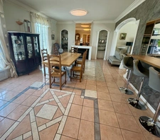 8-room property for sale in Mont-de-Marsan (40), 210 m², close to shops