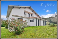 Landes department (40), for sale in Moliets et Maa, renovated villa of 185 m².