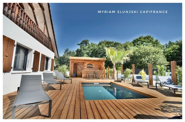 Dpt Landes (40), à vendre SOORTS-HOSSEGOR villa de charme rénovée de 210 m² environ au calme.
