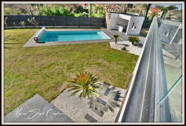 Propriété d'exception à vendre 8 pièces SOUSTONS (40) Villa de 290 m2 Annexe indépendante proche  du lac