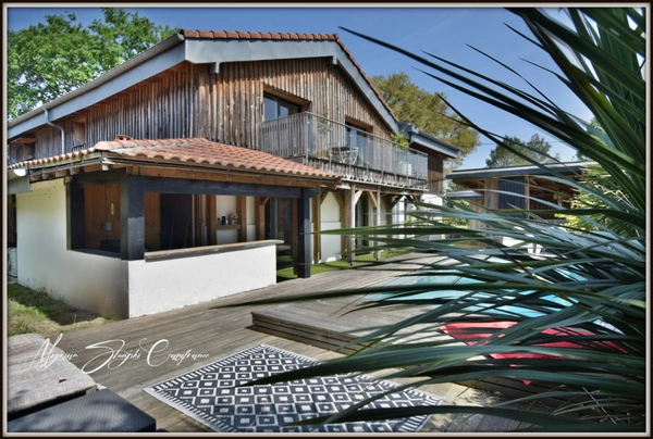 Superbe maison à vendre 8 pièces SOUSTONS (40) PROCHE DU LAC AU CALME.