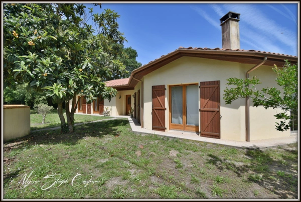 Maison à vendre 5 pièces SOUSTONS (40)  150 m² de plain-pied, au calme.