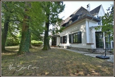 Maison de caractère à vendre 12 pièces  (40) de 355 m² au coeur du centre-ville.