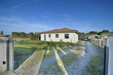 CONTEMPORARY single-storey VILLA for sale 5 rooms SOUSTONS (40) 130 m² near the lake.
