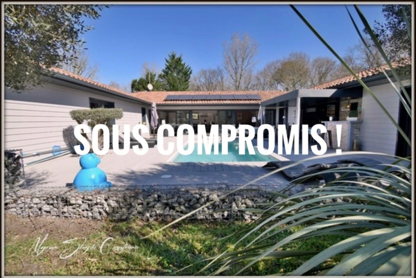 VILLA D'ARCHITECTE DE PLAIN-PIED de 182 m² à vendre 5 pièces SOUSTONS (40) à 500 m du lac