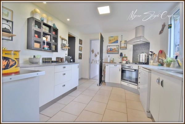 Maison Landaise de charme de 140 m² à vendre 6 pièces CASTETS (40) au calme avec piscine.