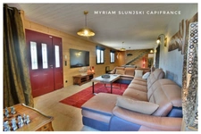 Landes department (40), for sale charming renovated villa of approximately 210 m² in a quiet location.