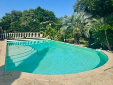 8-room property for sale in Mont-de-Marsan (40), 210 m², close to shops