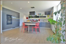 Maison de maître de 224 m² environ à vendre 10 pièces  (40) et dépendances