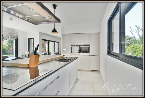 Maison d'architecte à vendre 6 pièces  (40) de 168 m² avec appartement indépendant