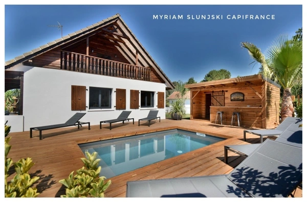 Dpt Landes (40), à vendre SOORTS-HOSSEGOR villa de charme rénovée de 210 m² environ au calme.