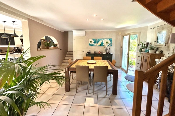 Maison familiale - 5 pièces avec piscine et vue canal à Jonage