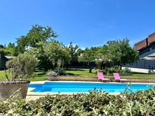 Maison familiale de 220 m² avec piscine et jardin arboré à Lagnieu