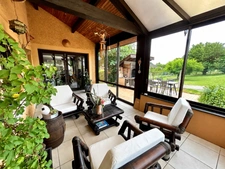 Maison familiale de 220 m² avec piscine et jardin arboré à Lagnieu