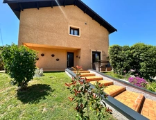 Maison 220 m² avec piscine, terrain de 1 489 m² et garage double à Lagnieu
