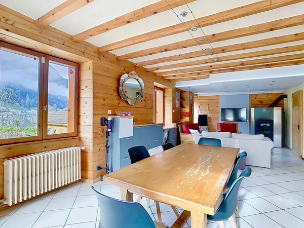chalet rénové avec vue panoramique, mazot, sauna et fort potentiel – Glières-Val-de-Borne (74)