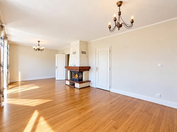 Maison 155 m²  T5 avec deux studios indépendants – GAILLARD (74)