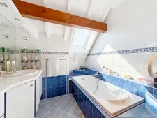 House for sale 6 rooms VETRAZ MONTHOUX (74)