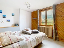 chalet rénové avec vue panoramique, mazot, sauna et fort potentiel – Glières-Val-de-Borne (74)