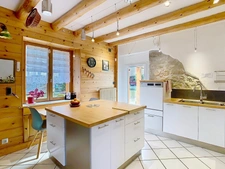 chalet rénové avec vue panoramique, mazot, sauna et fort potentiel – Glières-Val-de-Borne (74)