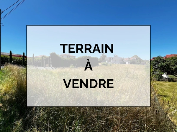 NOUVEAUTÉ EN EXCLUSIVITÉ – TERRAIN CONSTRUCTIBLE DE 1 996 m² À REIGNIER