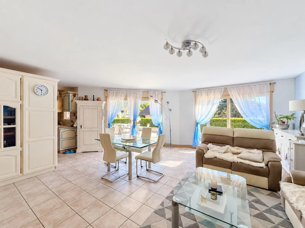 Maison à vendre 4 pièces avec appartement T2 bis à l'étage VIUZ EN SALLAZ (74)